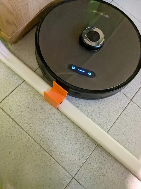 Bàn Ikea Huvudspelare với tường chống robot hút bụi - Image 1