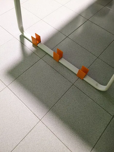 Bàn Ikea Huvudspelare với tường chống robot hút bụi - Image 2