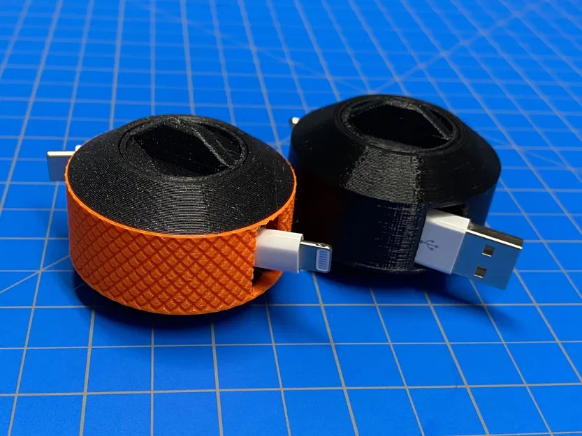 Giá đỡ cuộn cáp USB xếp chồng in sẵn với bề mặt nhám - Image 2