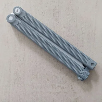 Con dao bướm/Đồ chơi Balisong (Không cần phần cứng) lưỡi tập luyện remix