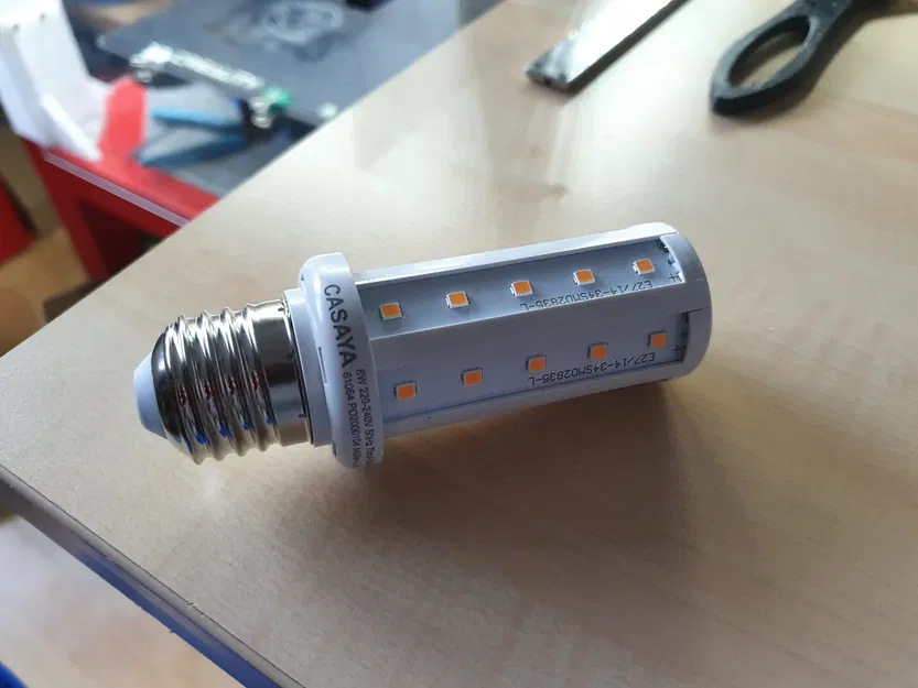 Thay thế vỏ đèn LED bằng kính bị vỡ - Image 2