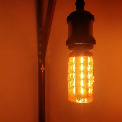 Thay thế vỏ đèn LED bằng kính bị vỡ