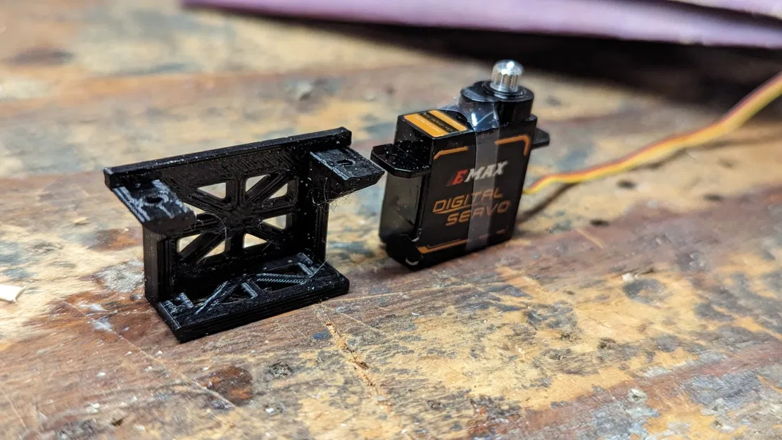 Giá đỡ servo nhẹ 5 gram cho máy bay RC - Image 1