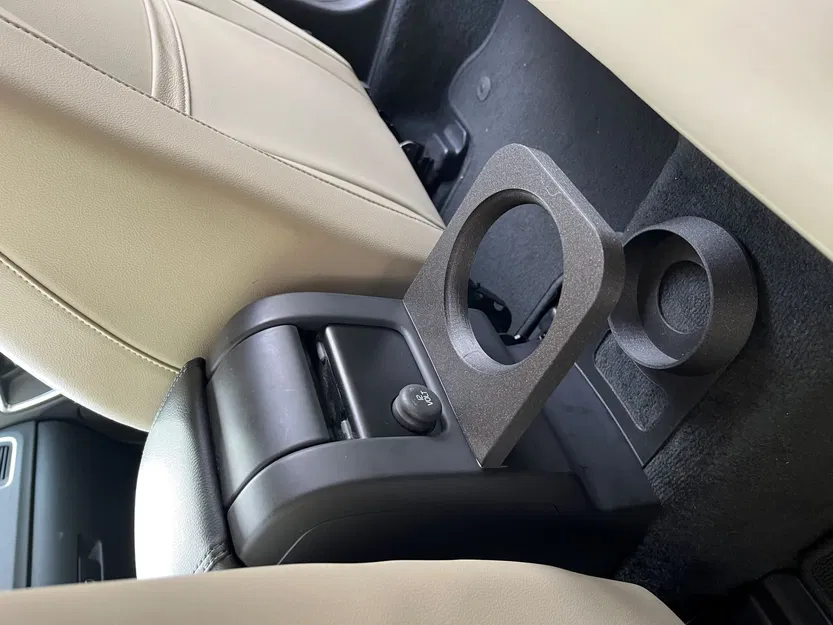 Giá đỡ chai nước cho Volvo V60 2018 - Image 2