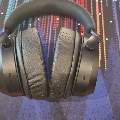 Kẹp gắn tai nghe Brainwavz cho Sennheiser Momentum 4
