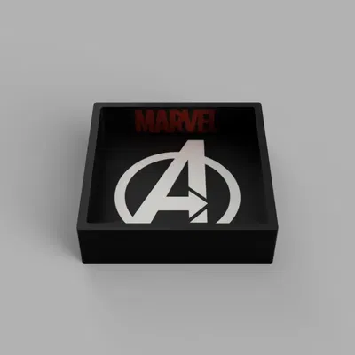 Giá đỡ ly Avengers với logo Marvel
