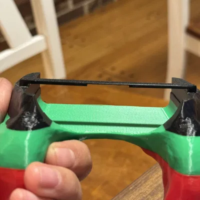 Cầm tay Analog Pocket với dây đeo phía trước