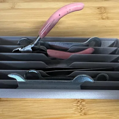 Khay đựng đồ Gridfinity 2x4x0.5 với lỗ tay cầm