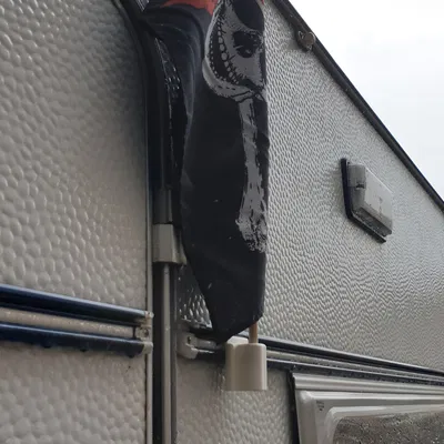 Giá đỡ cờ nhỏ với đường kính 8mm