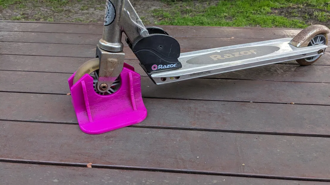 Giá đỡ xe scooter cho trẻ em kiểu Razor - Image 1