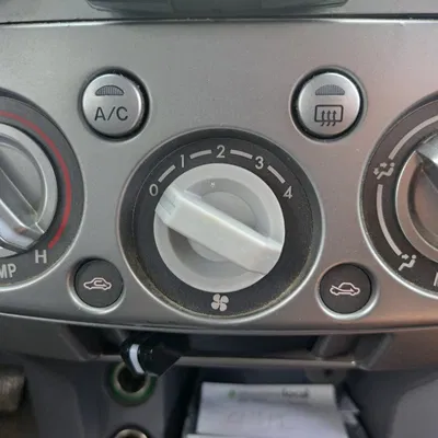 Bảng điều khiển quạt điều hòa cho Ford Ranger