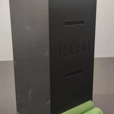 Máy phân phối pin kích thước 18650, chứa 25 viên pin