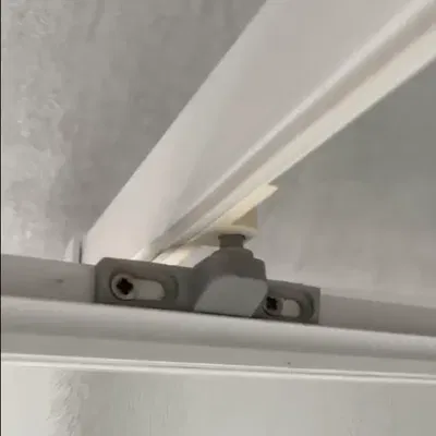 Cửa kính xoay cho phòng tắm