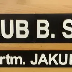 Bảng tên văn phòng với khoang ẩn