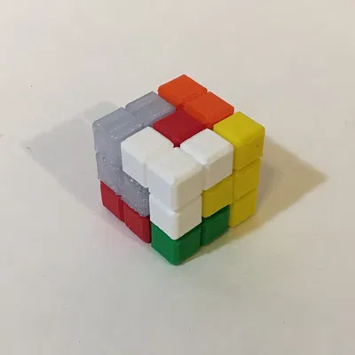 Câu đố khối lập phương Tetris với 7 mảnh ghép độc đáo