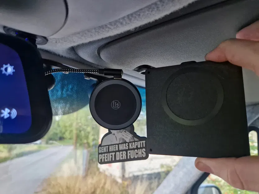 Mô hình giá treo tường Shelly với kết nối USB và cuộn QI - Image 2