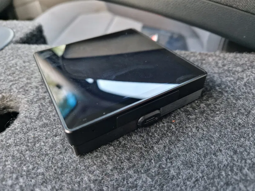 Mô hình giá treo tường Shelly với kết nối USB và cuộn QI - Image 3