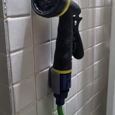 Giá đỡ ống nước đơn giản cho khu vườn