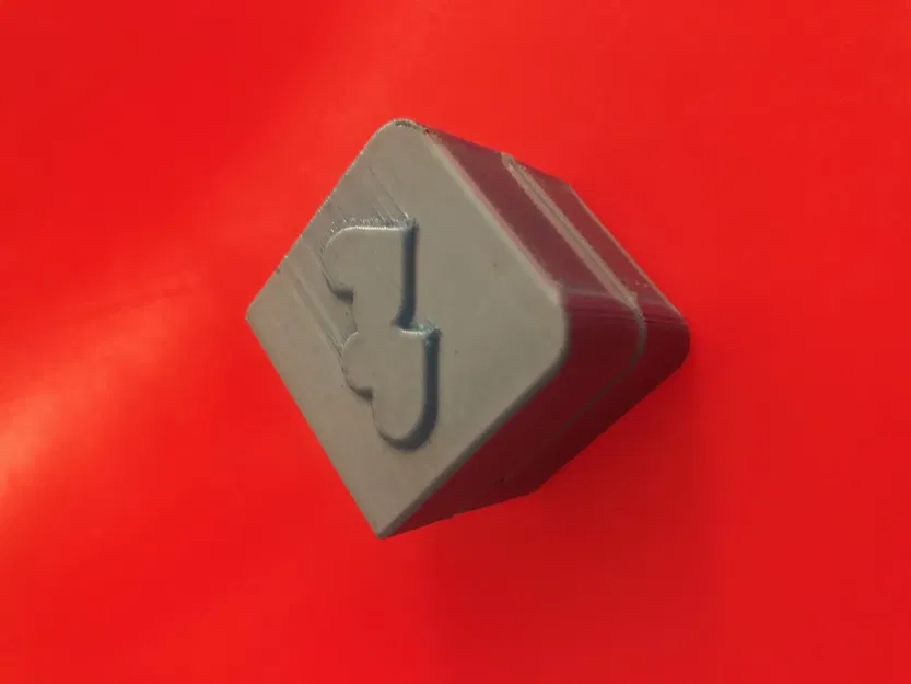 Hộp đựng nhẫn 30x30mm với logo trái tim và bản lề ẩn - Image 4