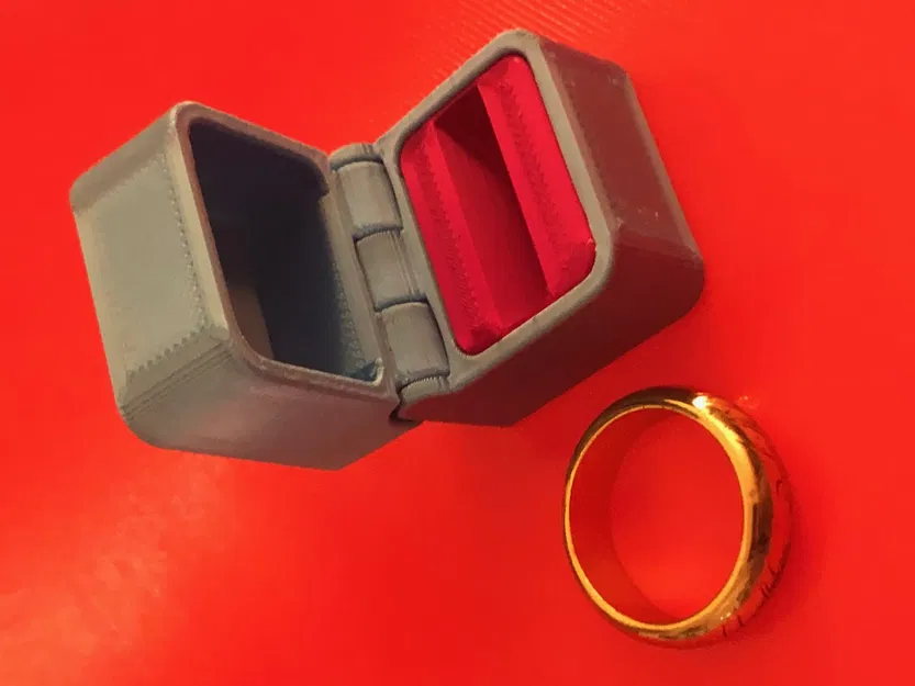 Hộp đựng nhẫn 30x30mm với logo trái tim và bản lề ẩn - Image 5