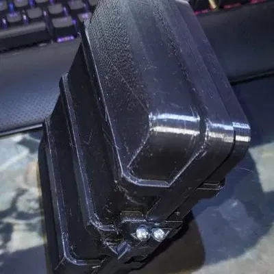 Vỏ bảo vệ Harlot chắc chắn và hấp dẫn