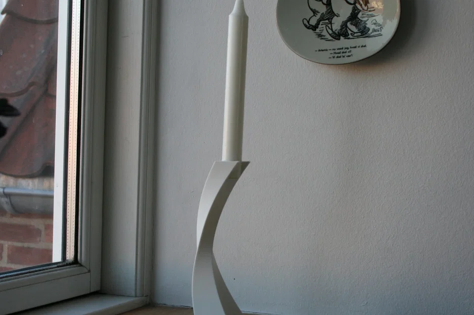 Giá đỡ nến vuông đơn giản với đường cong tinh tế - Image 2