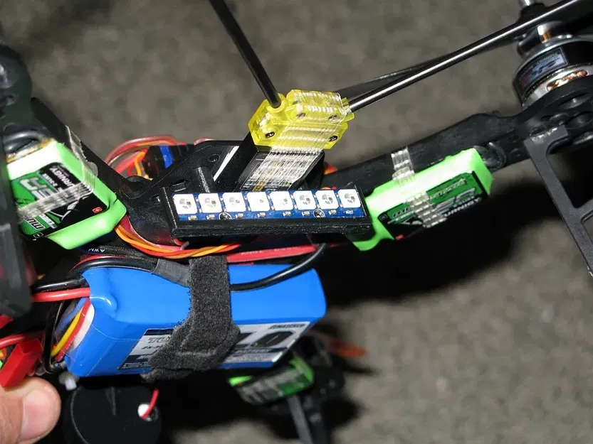 Giá đỡ cuộn Neopixel 8-LED với 2 hệ thống gắn khác nhau - Image 5