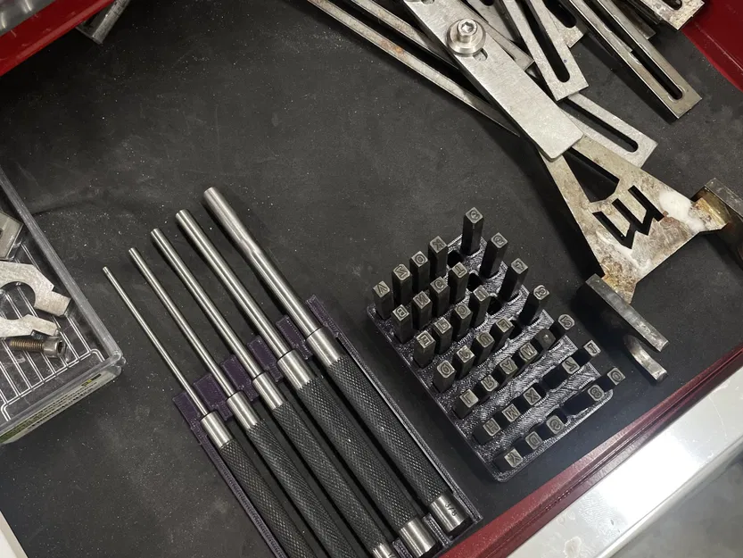 Giá đỡ cho các công cụ đóng dấu và đục lỗ alphanumerical - Image 3