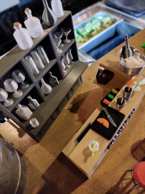 Quầy bar cocktail mini cho ngôi nhà thu nhỏ - Image 3