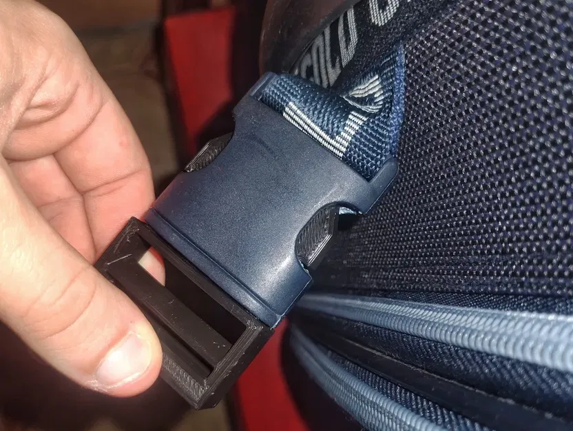 Khóa vali thay thế cho anh trai đi du lịch - Image 1