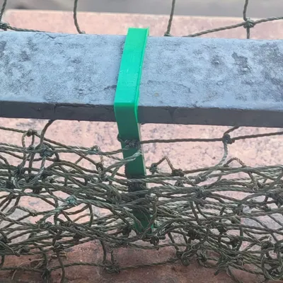 Kẹp dọc giữ lưới mèo cho ban công