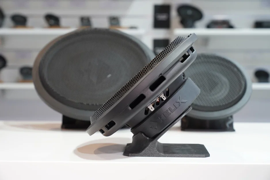 Giá đỡ loa subwoofer Helix IK 12S phẳng - Image 2