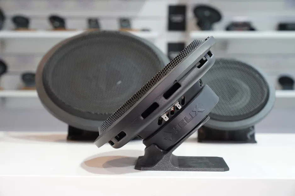 Giá đỡ loa siêu trầm Helix IK 10S - Image 2