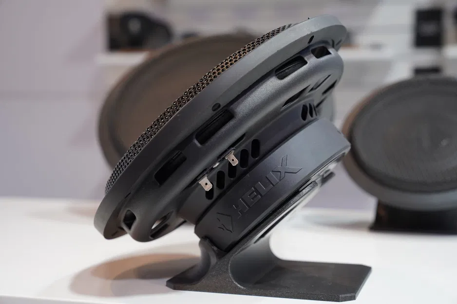 Giá đỡ loa siêu trầm Helix IK 8S - Image 2