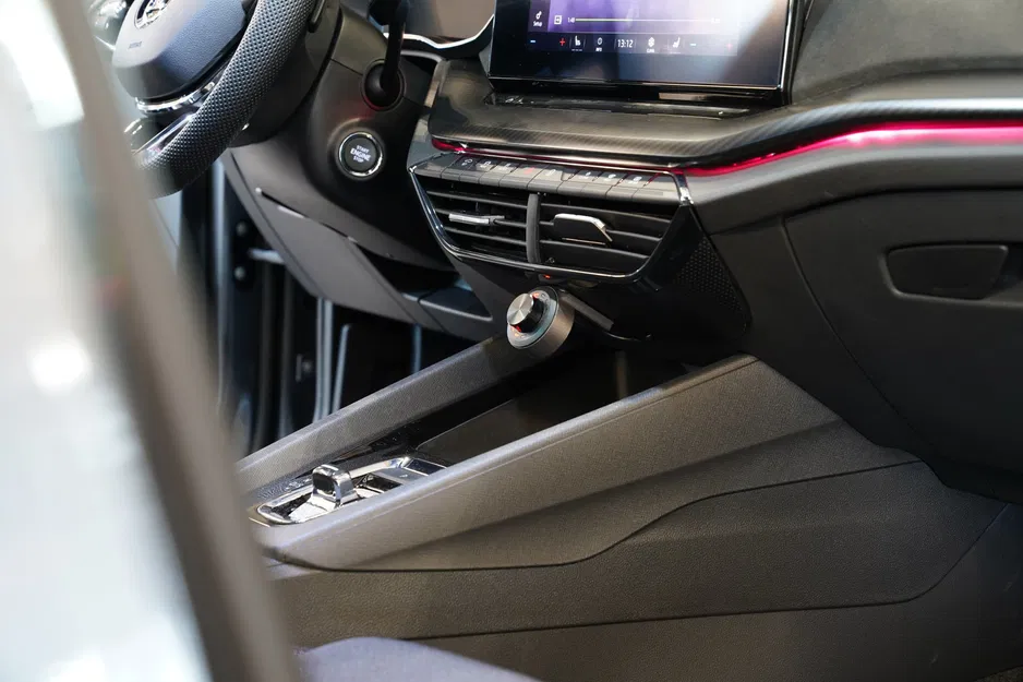 Giá đỡ đa năng cho HELIX Conductor trong ô tô - Image 2