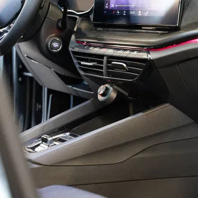 Giá đỡ đa năng cho HELIX Conductor trong ô tô