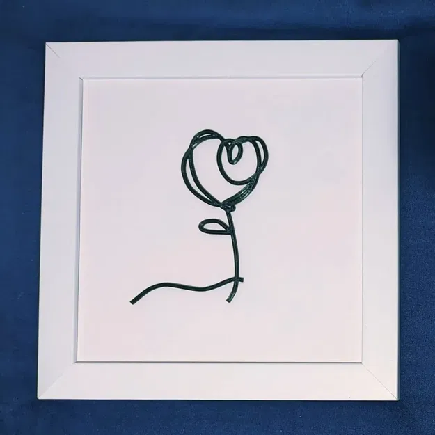 Hình vẽ trái tim đơn giản tạo thành hoa từ một đường nét - Image 1