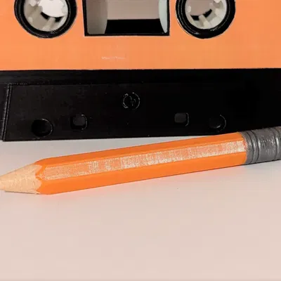Bút chì quá khổ ngắn dùng làm phụ kiện cho băng cassette