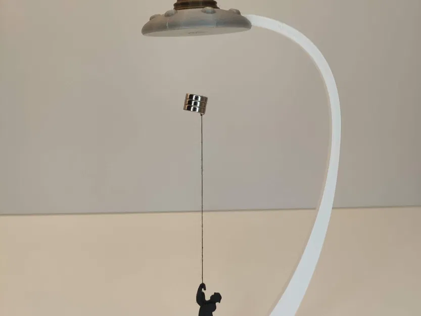 Đĩa bay từ trường bắt cóc bò với hiệu ứng bay lơ lửng - Image 4