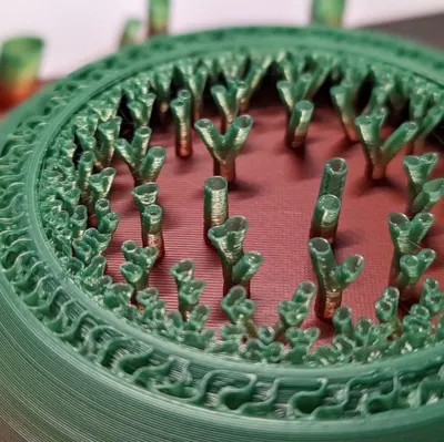 Nghệ thuật trừu tượng treo tường với hình nón rỗng và hỗ...