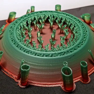 Nghệ thuật trừu tượng treo tường với hình nón rỗng và hỗ...