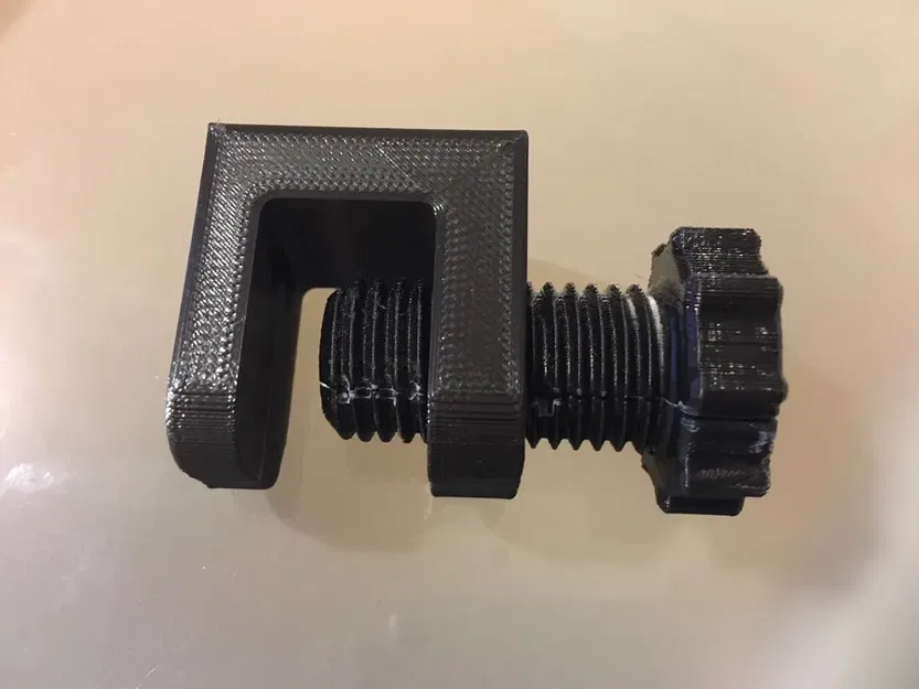 Kẹp mini giữ cuộn dây cho bàn làm việc - Image 1