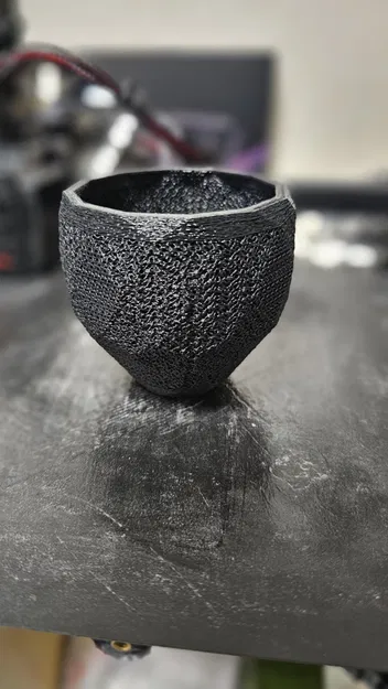 Chậu cây phong cách Low Poly 3D - Image 1