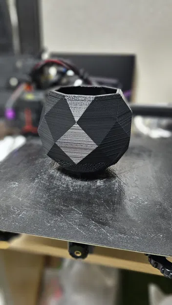 Chậu cây đa giác phong cách low poly - Image 1