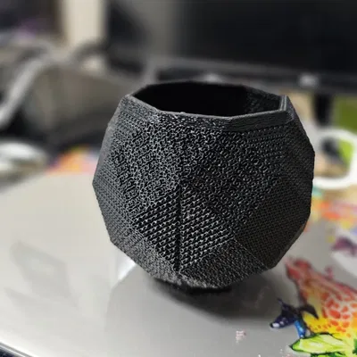 Chậu cây đa giác phong cách low poly