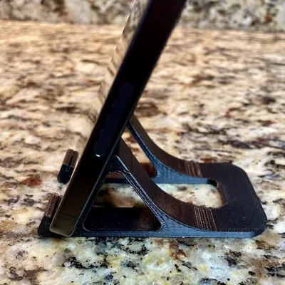 Giá đỡ điện thoại iPhone 15 Pro không vỏ