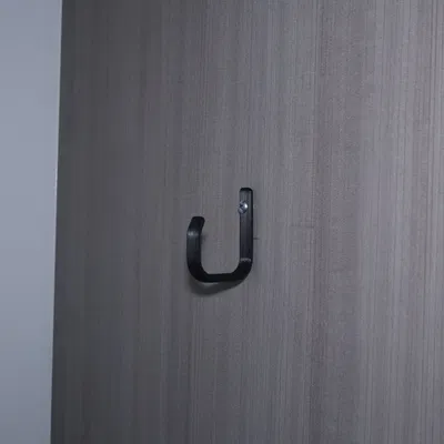 Móc treo mũ bảo hiểm MTB đơn giản và kín đáo