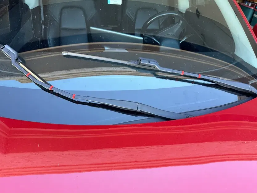 Kẹp ống rửa kính chắn gió cho Tesla Model 3 năm 2018 - Image 1