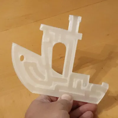 Mê cung bóng cho bi nhỏ với Benchy yêu thích