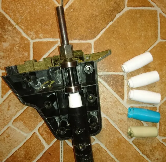 Khớp nối trục khuỷu thay thế cho máy cắt cỏ BOSCH ART 37 - Image 1